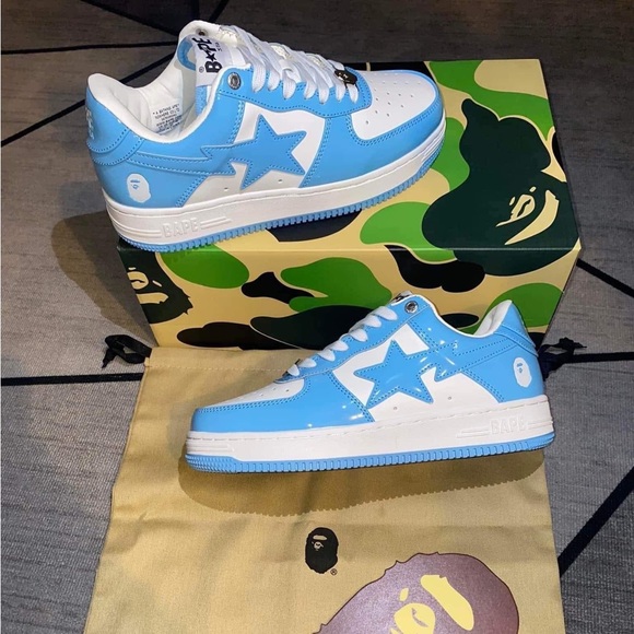 Bape Sneakers And Apparel - Picture 7 of 9